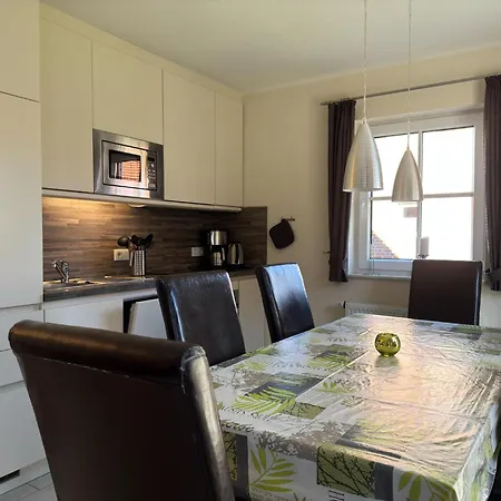 Doppelhaushaelfte In Apartmán