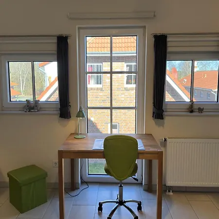 Doppelhaushaelfte In Apartmán Burhave