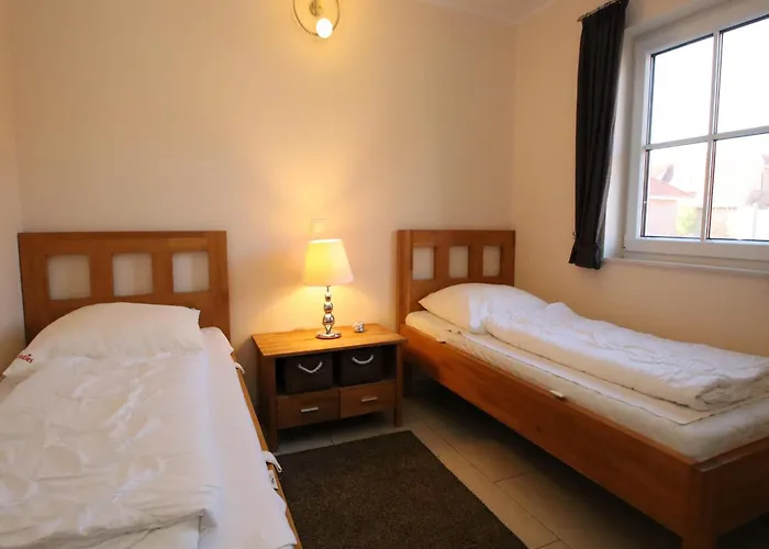 Doppelhaushaelfte In *