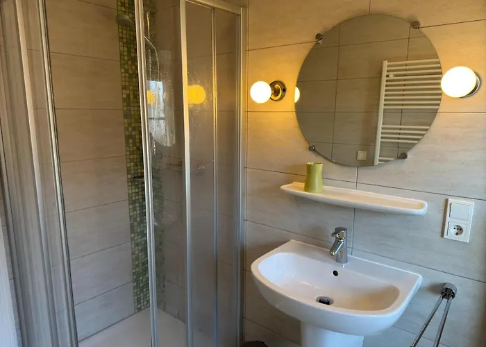 Doppelhaushaelfte In Apartman *